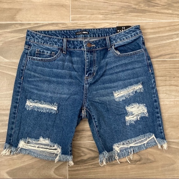 NWT Fashion Nova This Time Around Bermuda Shorts | Size 11 - Picture 1 of 4